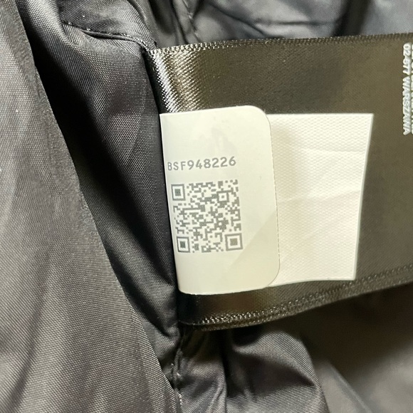 The North Face Women’s Printed Nuptse Down Jacket - Picture 9 of 13